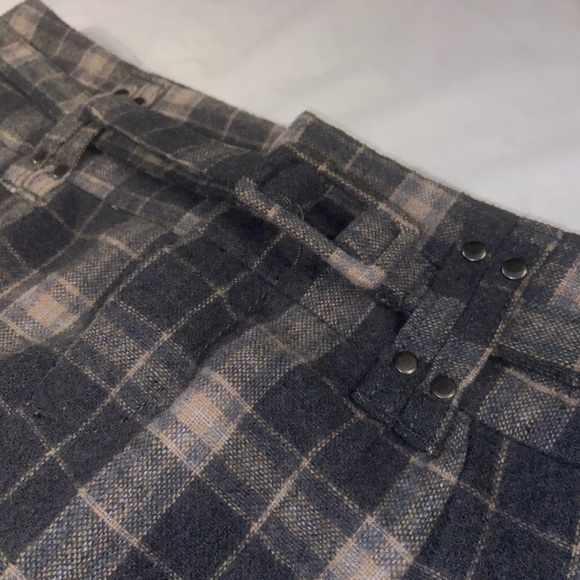 Plaid Skirt✨ - Picture 3 of 4
